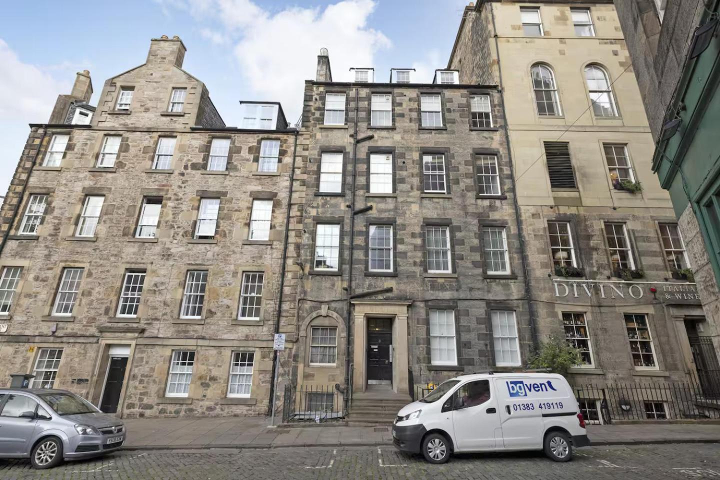 Joivy 3 Bed Flat In Old Town, Close To Grassmarket Edinburgh Ngoại thất bức ảnh