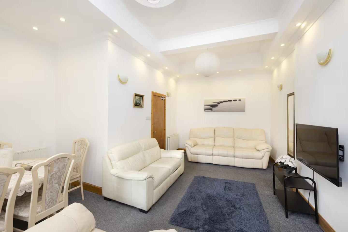 Joivy 3 Bed Flat In Old Town, Close To Grassmarket Edinburgh Ngoại thất bức ảnh