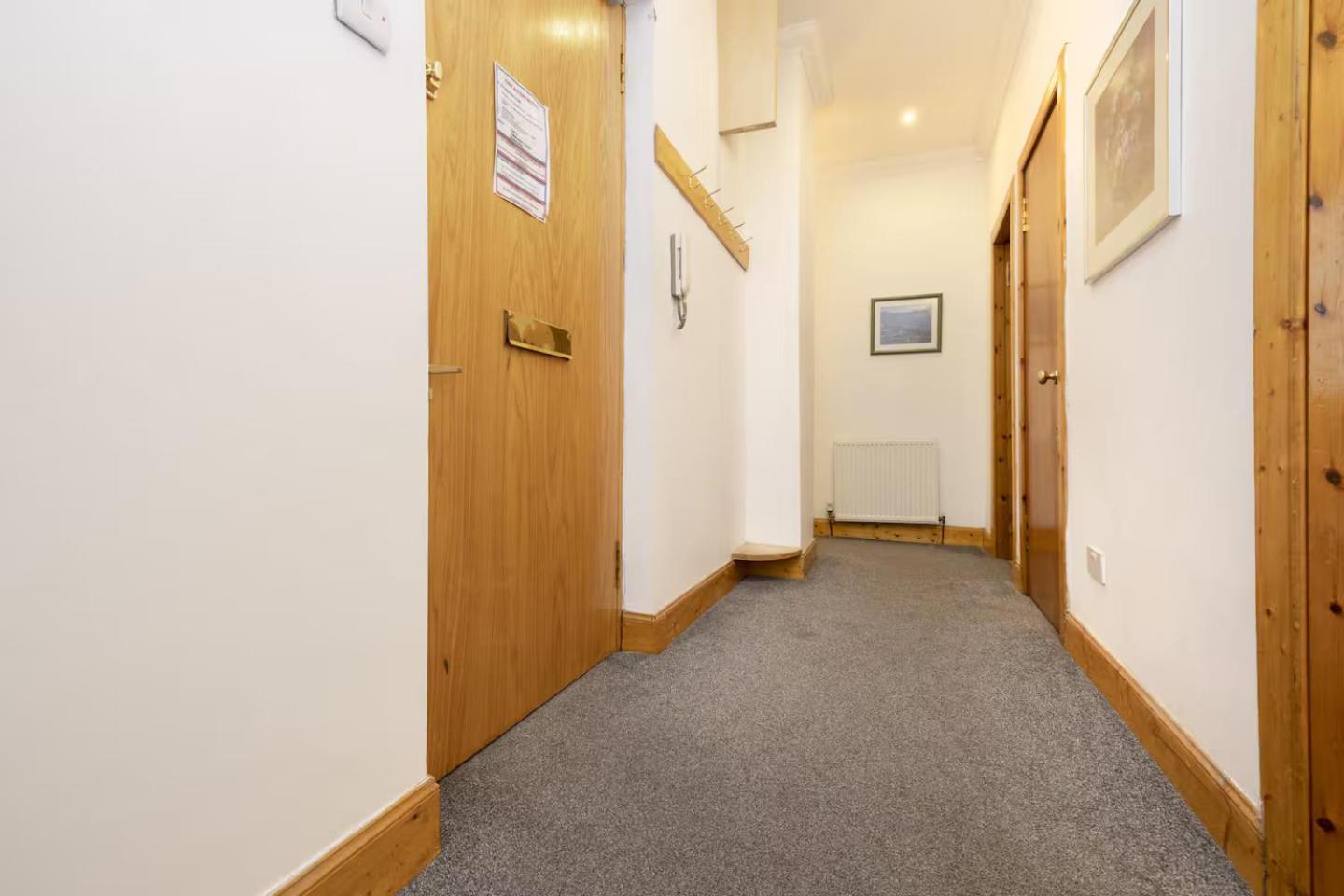 Joivy 3 Bed Flat In Old Town, Close To Grassmarket Edinburgh Ngoại thất bức ảnh
