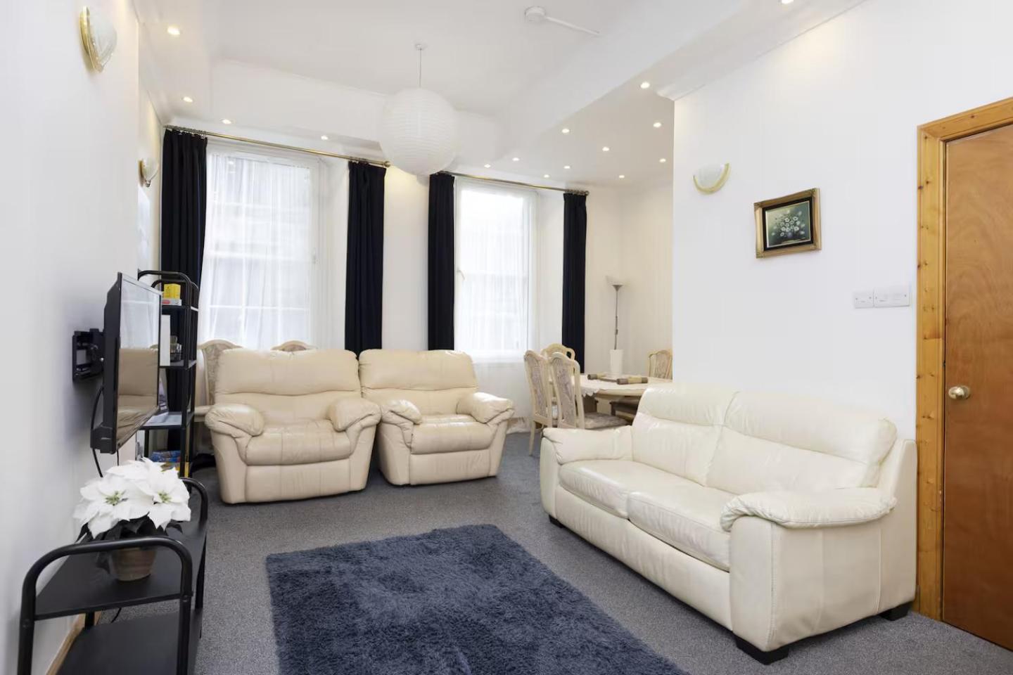 Joivy 3 Bed Flat In Old Town, Close To Grassmarket Edinburgh Ngoại thất bức ảnh