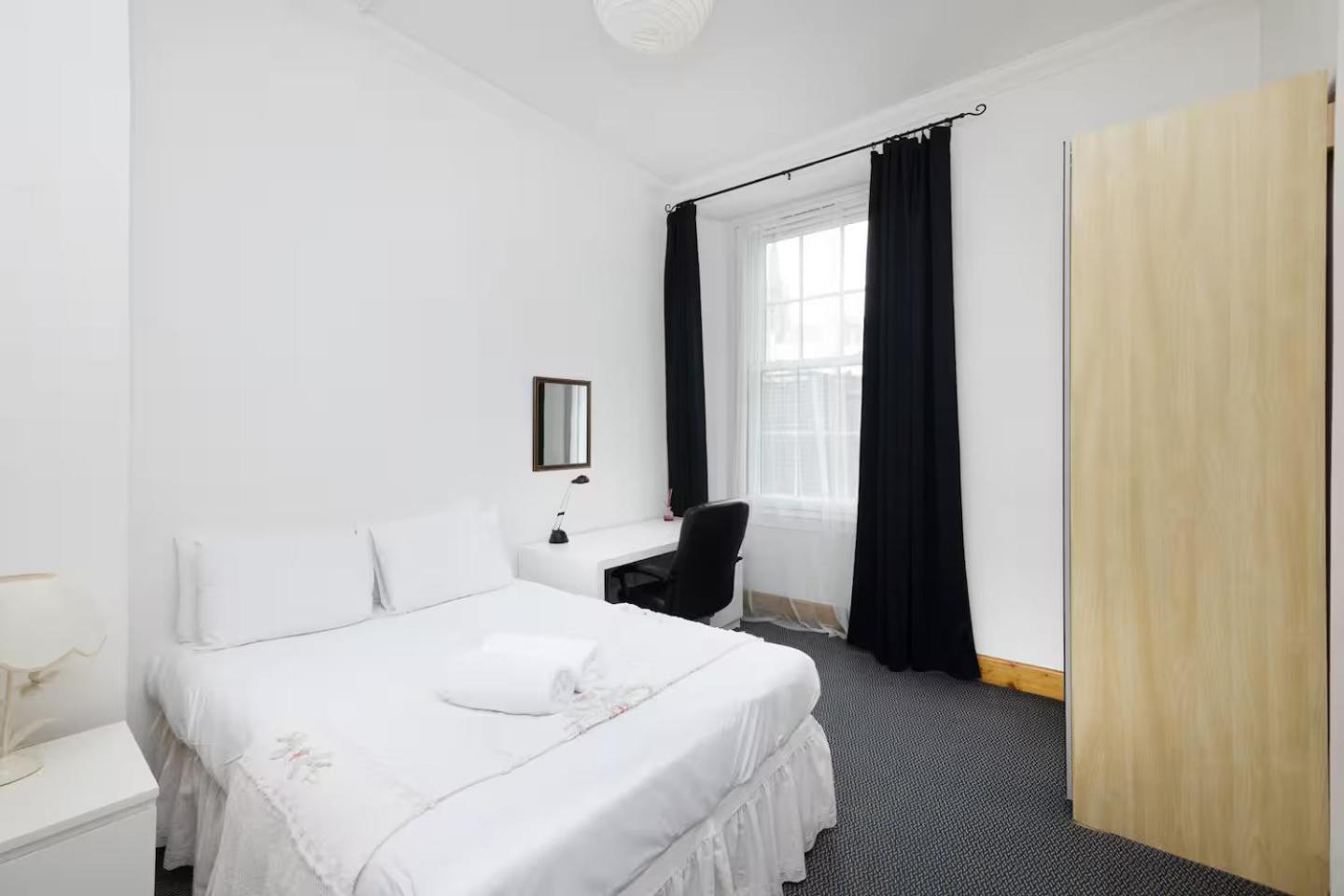 Joivy 3 Bed Flat In Old Town, Close To Grassmarket Edinburgh Ngoại thất bức ảnh